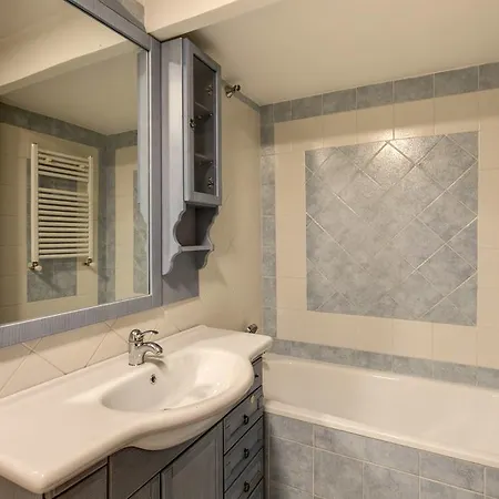 Apartament Aletheia *